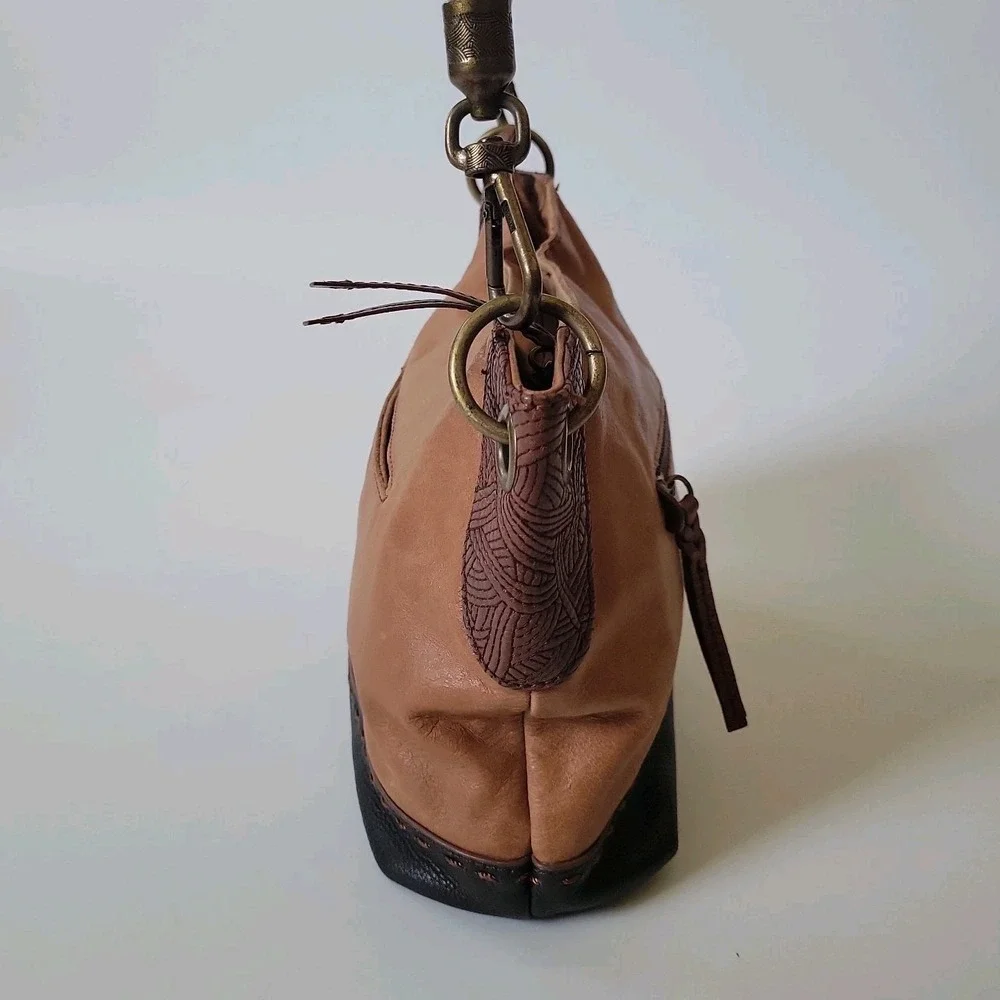 The Sak Indio Slouchy Hobo Bag Tan Brown Leather Boho Chic Effortless Western